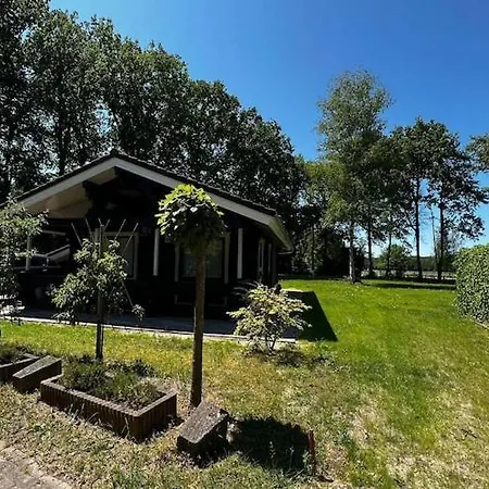 In Near Veluwemeer בית נופש *